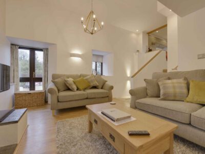 Torfield - Devon farm stay with pool...Dartmoor cottage sleeping 4
